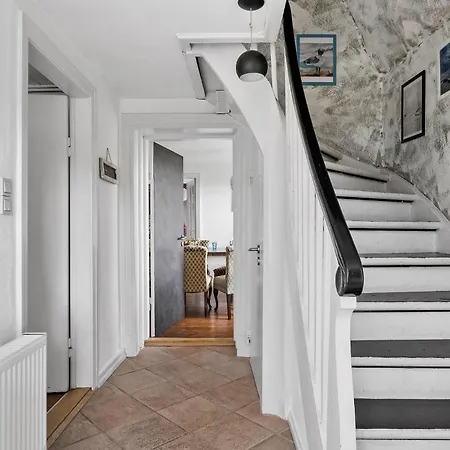 Three-bedroom In Apartament *