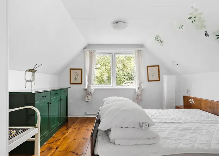 Three-bedroom In Lägenhet *
