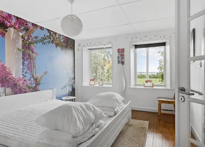 Three-bedroom In Lägenhet Broager