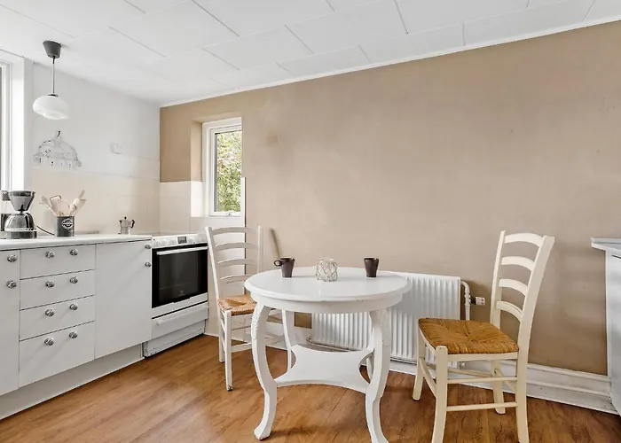 Three-bedroom In Lägenhet